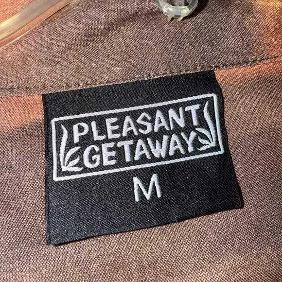 Pleasant Getaway Shirt Mens Medium Button Up All Over Print Cactus Desert - Picture 4 of 6